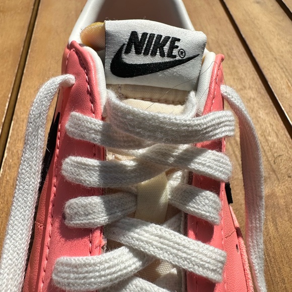 Women’s Nike Shoes - Picture 2 of 4